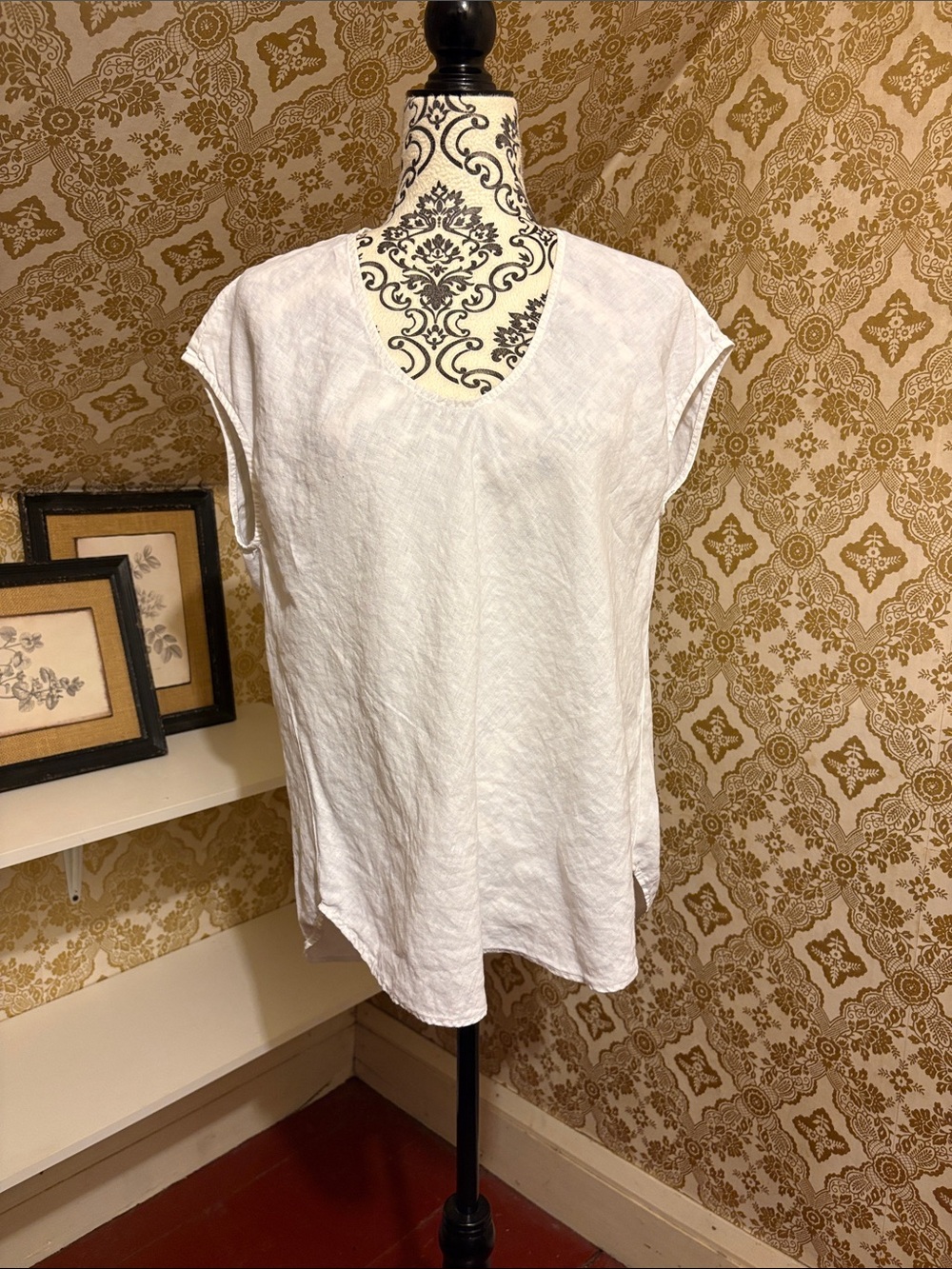 OSKA White Linen Top Scoop Neck Minimalist Lagenlook